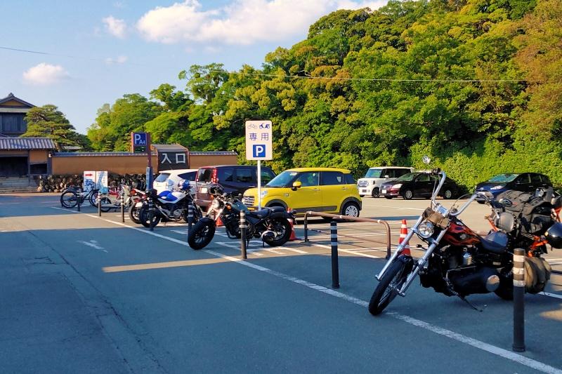 バイク駐車場