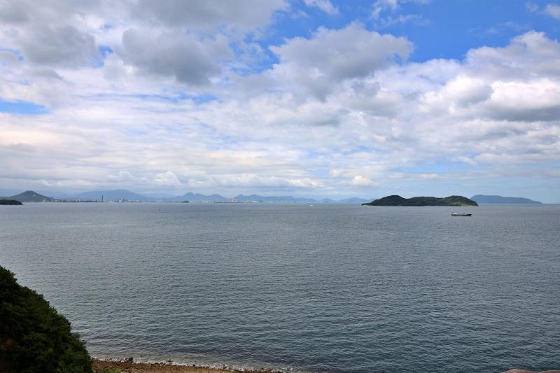 与島パーキングエリアから瀬戸内海の眺め