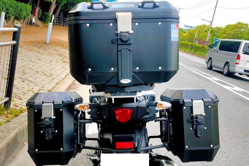 バイクトップケースとパニアケース